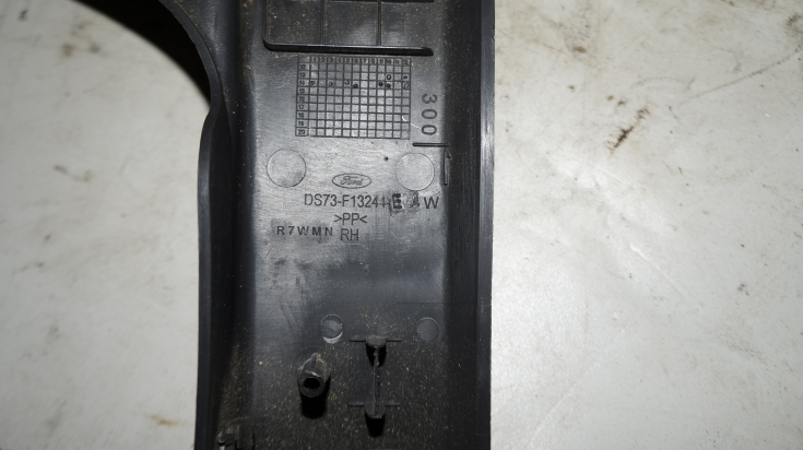 Накладка внутренняя салона задняя правая DS73F13244E для Форд Мондео 5 / Ford Mondeo 5 в Самаре