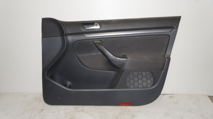 Обшивка двери передняя правая  1K4868110 для Фольксваген Джетта 5 / Volkswagen Jetta 5 в Самаре