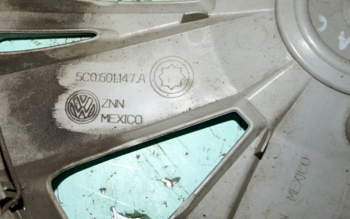 Колпак колеса оригинал R16 2 шт. 5C0601147A для Фольксваген Джетта 6 / Volkswagen Jetta 6 в Самаре
