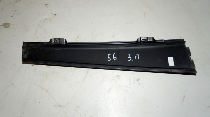 Накладка наружная стойки двери задняя правая  для Фольсваген Пассат Б6 / Volkswagen Passat B6 в Самаре