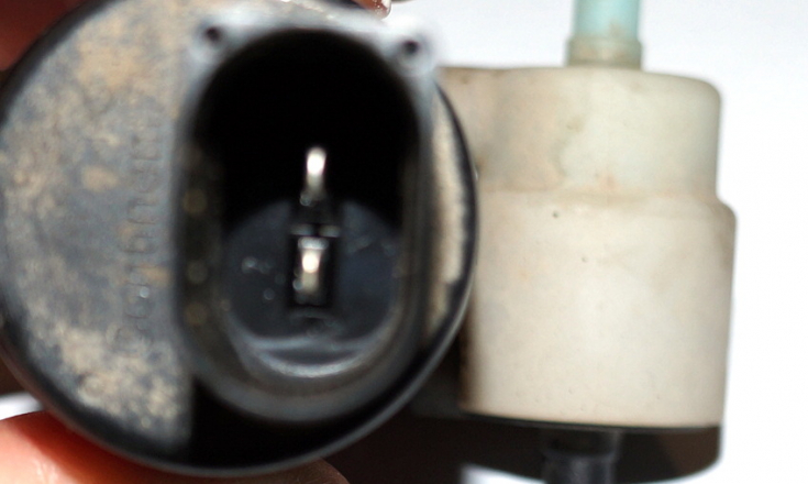 Моторчик (насос) бачка омывателя лобового и заднего стекла 1K6955651 Шкода Октавия А7 / Skoda Octavia А7 в Самаре