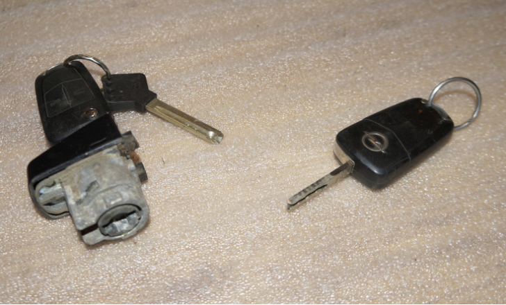 Ключ зажигания с личинкой двери для Опель Вектра С / Opel Vectra С в Самаре