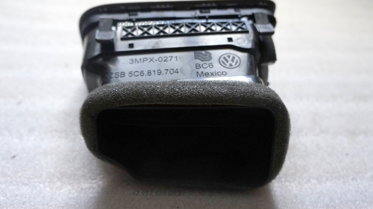 Сопло с торпедо (дефлектор) правый  для Фольксваген Джетта 6 / Volkswagen Jetta 6 в Самаре