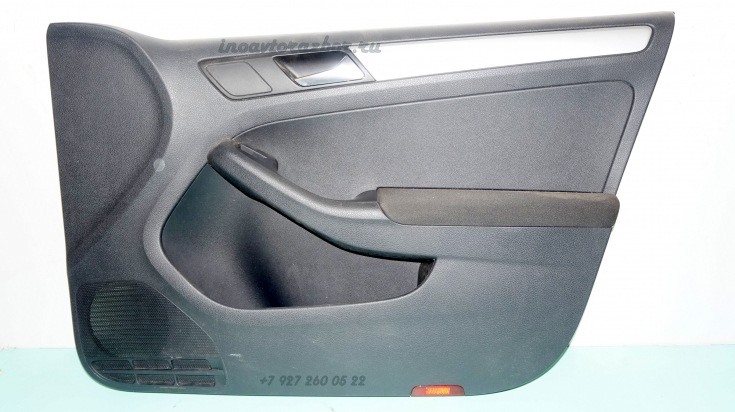 Обшивка двери передняя правая   для Фольксваген Джетта 6 / Volkswagen Jetta 6 в Самаре