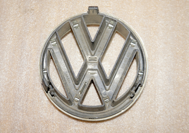 Эмблема передняя  5C6853601 для Фольксваген Джетта 6 / Volkswagen Jetta 6 в Самаре