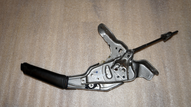 Рычаг ручника  5C0711303 AJ KLA для Фольксваген Джетта 6 / Volkswagen Jetta 6 в Самаре