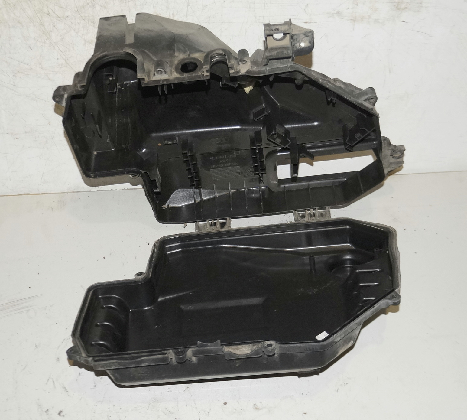 Корпус блока предохранителей 4F0133835 для Ауди А6 С6 / Audi A6 C6 2004-2008 г.в. — изображение 4