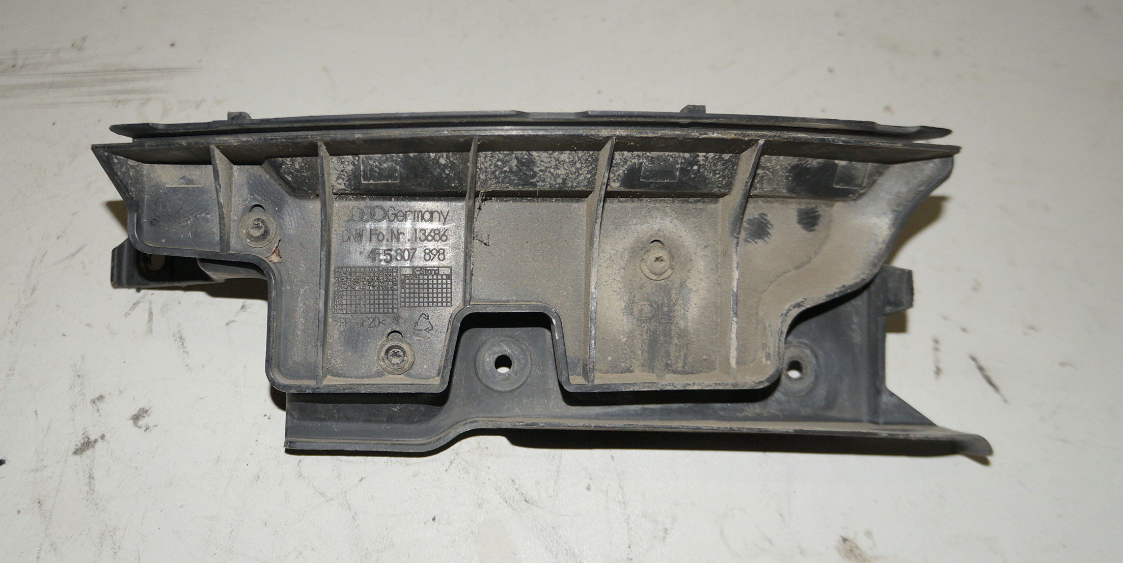 Крепление заднего бампера правое 4F5807898 для Ауди А6 С6 / Audi A6 C6 2004-2008 г.в. — изображение 3