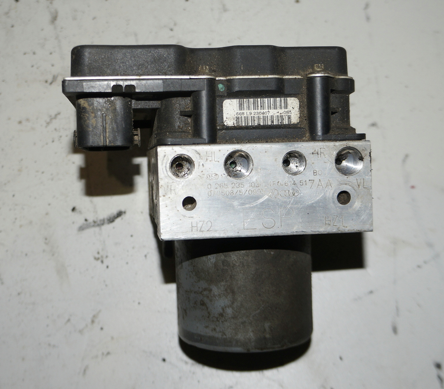 Насос ABS (блок антиблокировочный) 4F0910517AD для Ауди А6 С6 / Audi A6 C6 2004-2008 г.в. — изображение 3