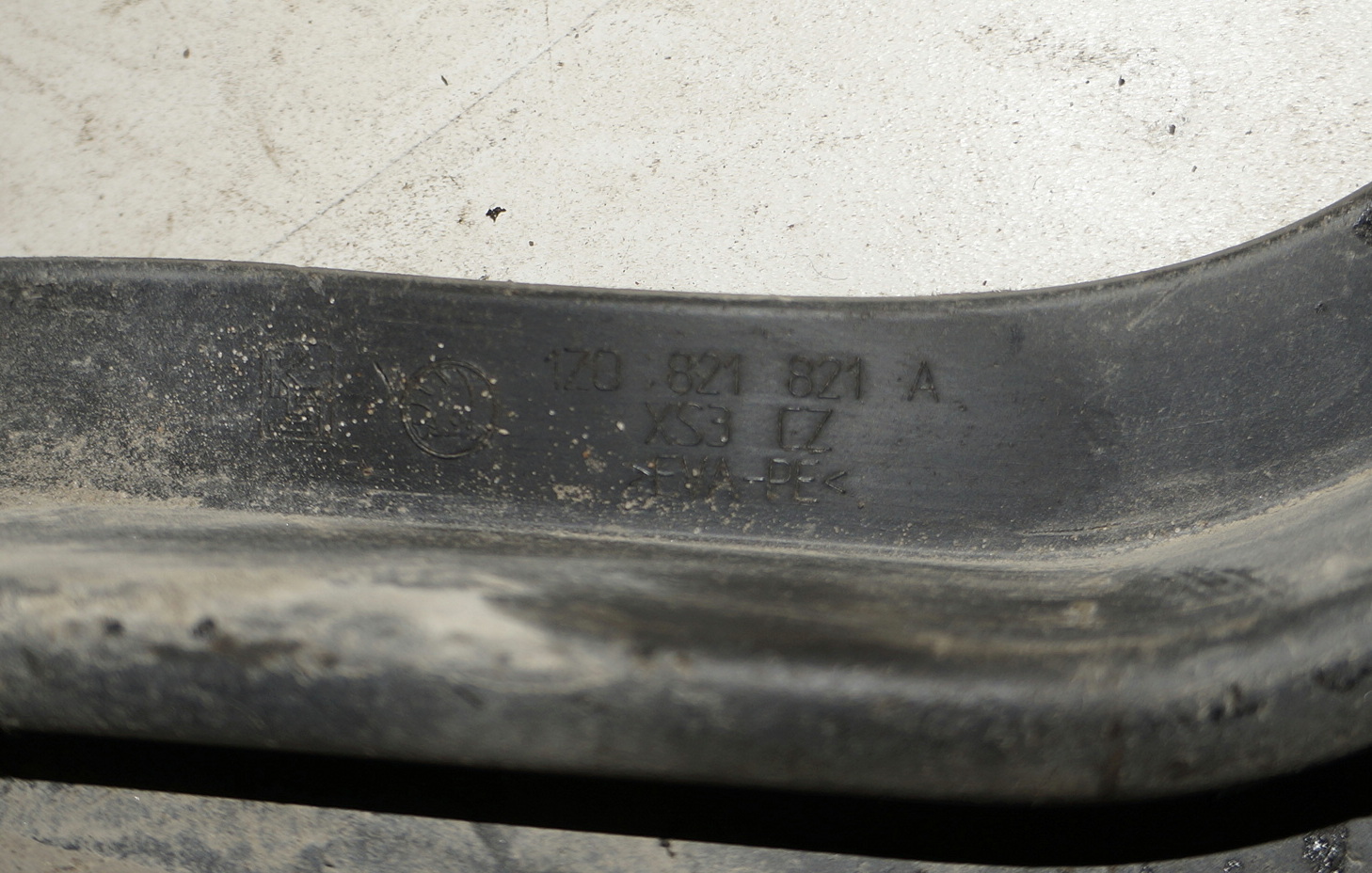 Брызговик задний левый 1Z0821821A для Шкода Октавия А5 / Skoda Octavia A5 2004 - 2013 г.в. — изображение 3