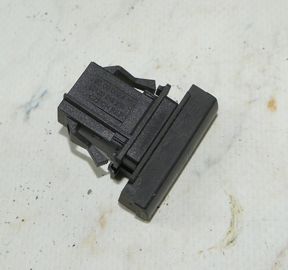 Кнопка AIR BAG ON / OFF 1Z0919235 для Шкода Октавия А5 / Skoda Octavia A5 2004 - 2013 г.в. — изображение 3