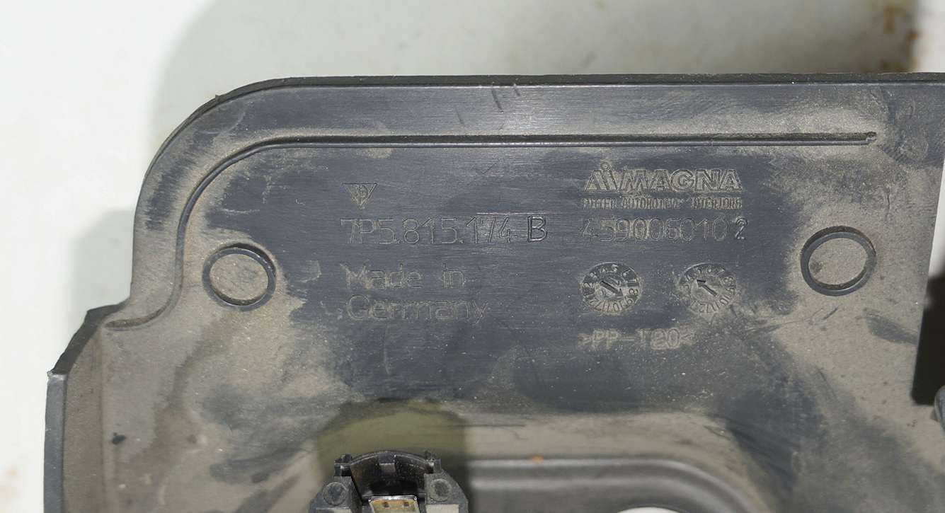 Накладка внутренняя под торпедо правая нижняя 7P5815174B для Порше Каен / Porsche Cayenne S 2 2010-2014 — изображение 4