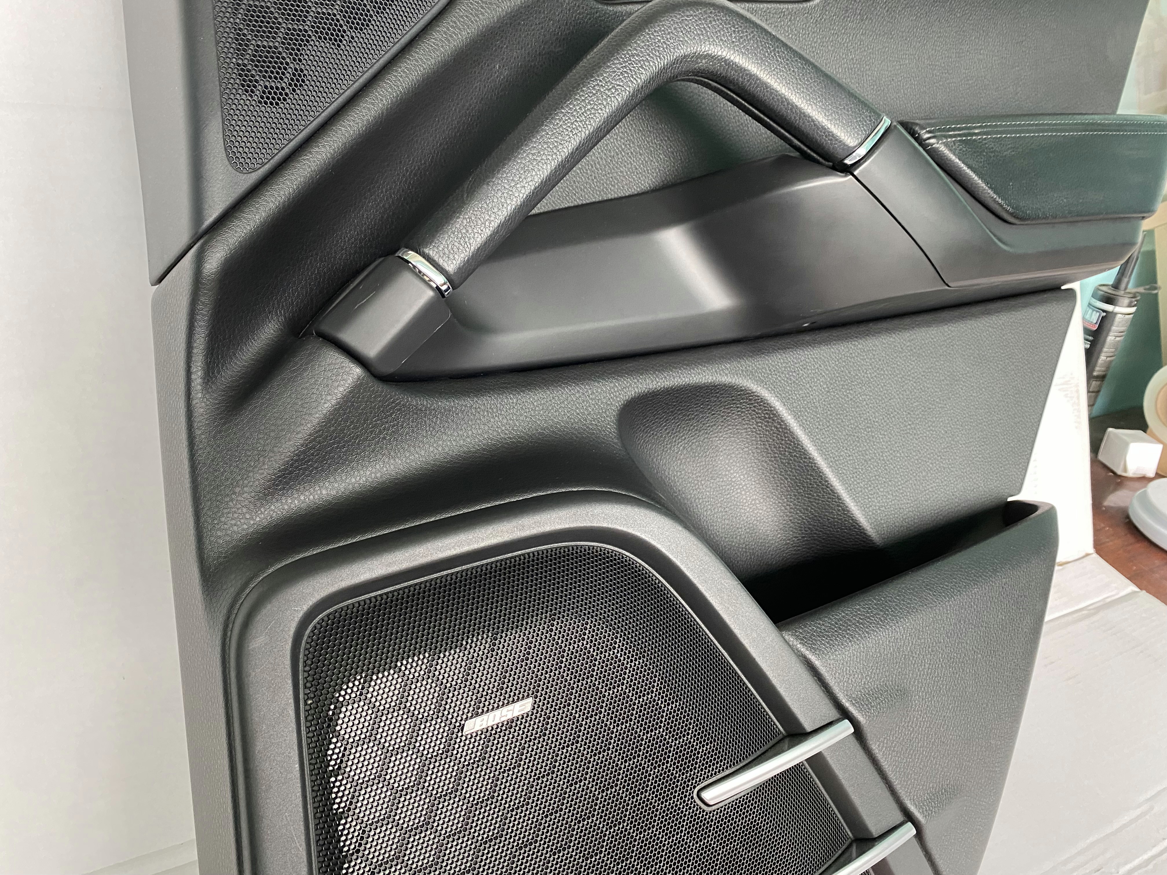 Обшивка двери задняя правая 7P0863981 для Порше Каен / Porsche Cayenne S 2 2010-2014 — изображение 6