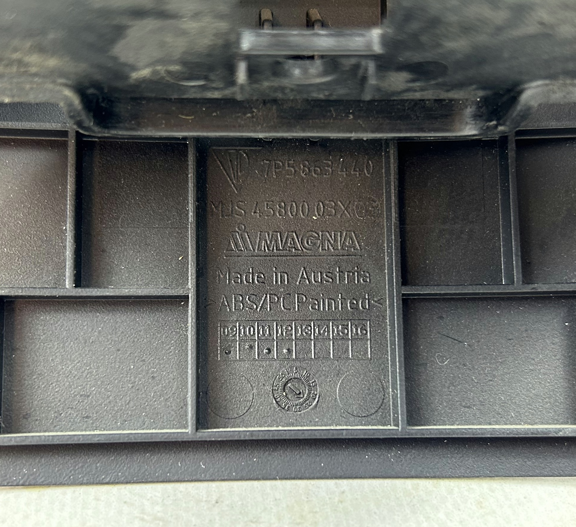 Накладка центральной консоли задняя часть 7P58634405Q для Порше Каен / Porsche Cayenne S 2 2010-2014 — изображение 7