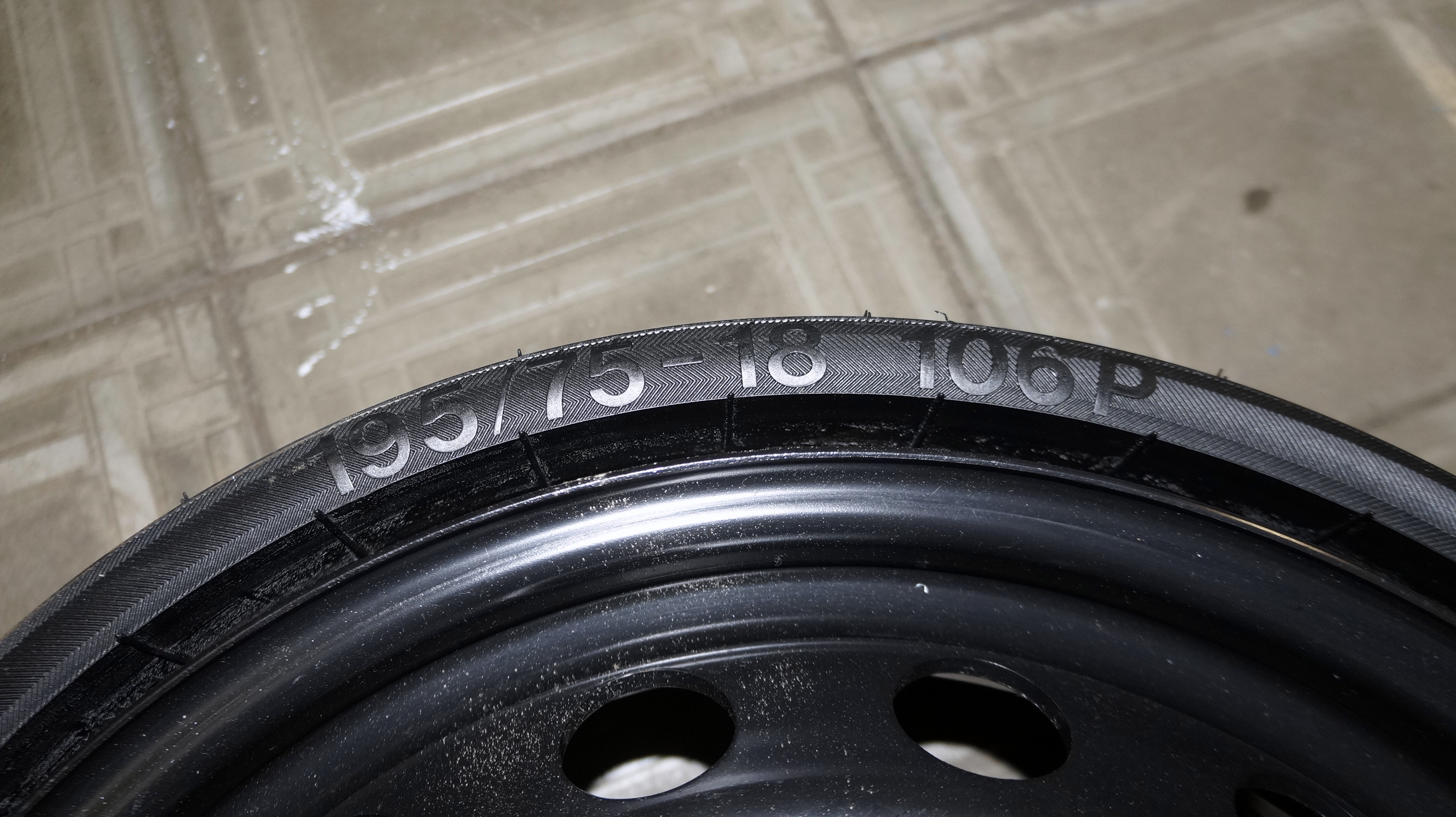 Колесо запасное докатка R18 195/75 106P ET53 ЦО 71,5 J6,5 VREDESTEIN SPACE MASTER для Порше Каен / Porsche Cayenne S 2 2010-2014 — изображение 4