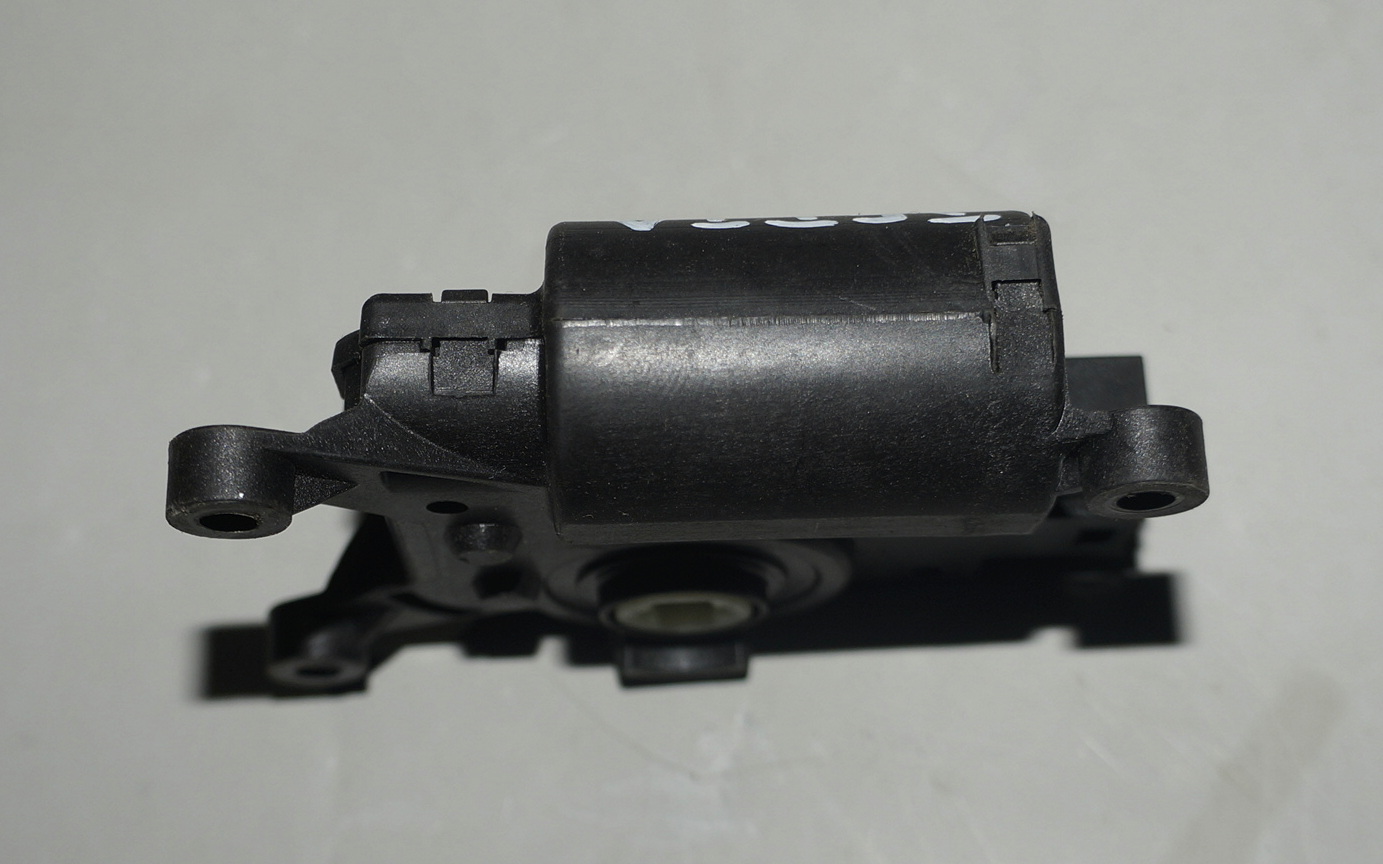 Активатор заслонки печки 5Q0907511L для Фольксваген Джетта 6 / Volkswagen Jetta 6 2011 - 2018 г.в. — изображение 3