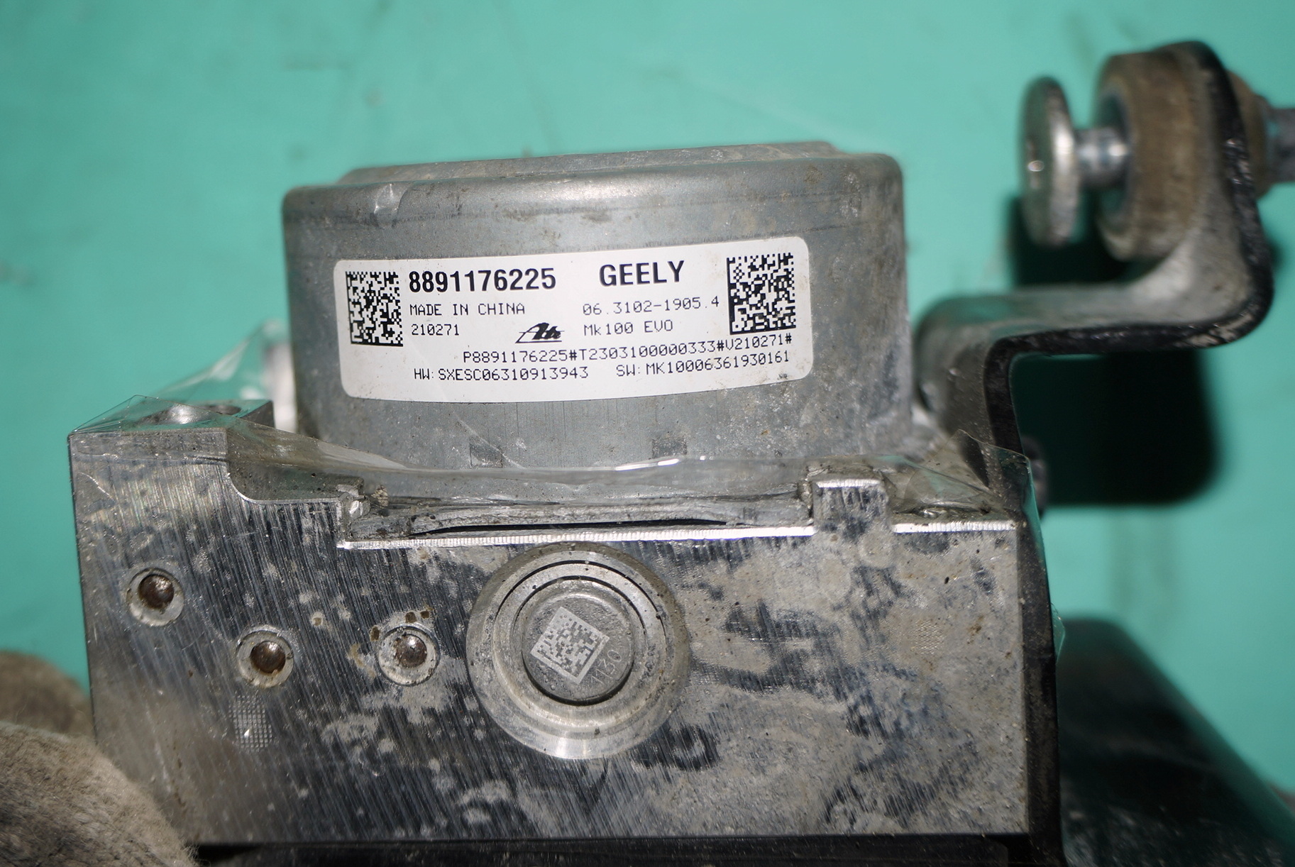 Блок ABS (насос) 8891176225 для Джили Кулрэй / Geely Coolray 2019—2024 — изображение 6