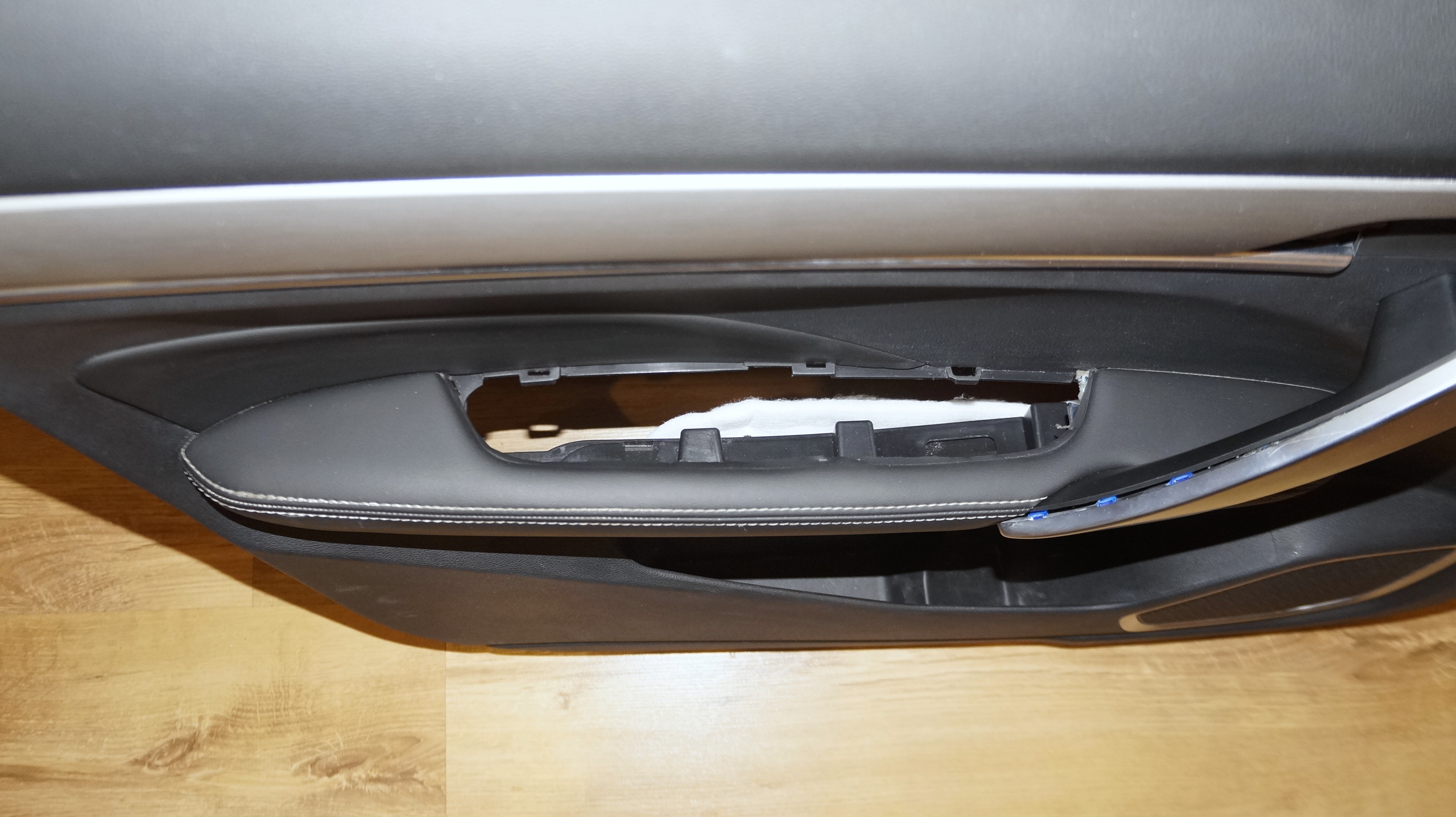 Обшивка двери передняя левая 6600152180 для Джили Кулрэй / Geely Coolray 2019—2024 — изображение 3