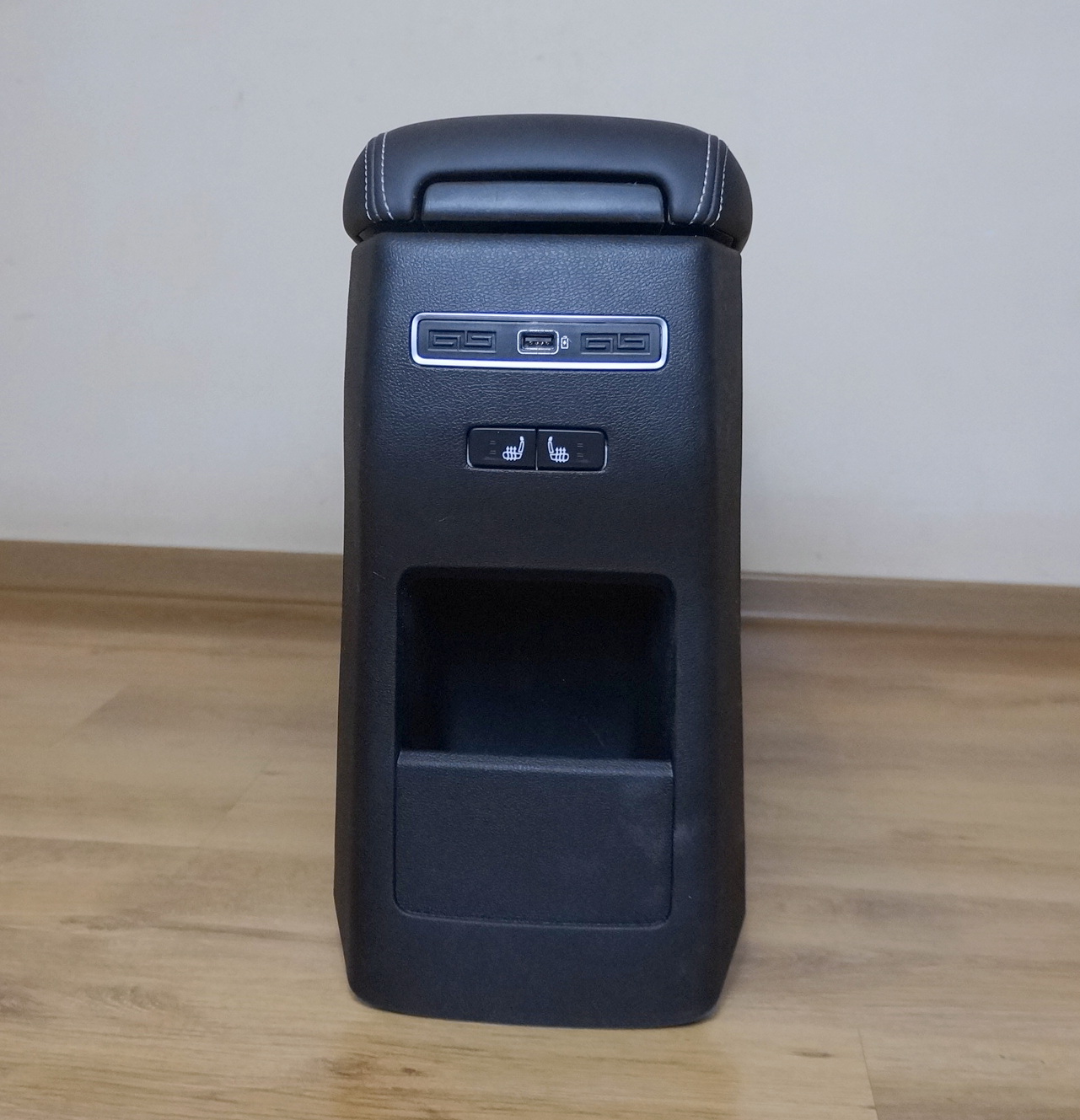 Подлокотник как на фото 6600043883742. для Джили Кулрэй / Geely Coolray 2019—2024 — изображение 6