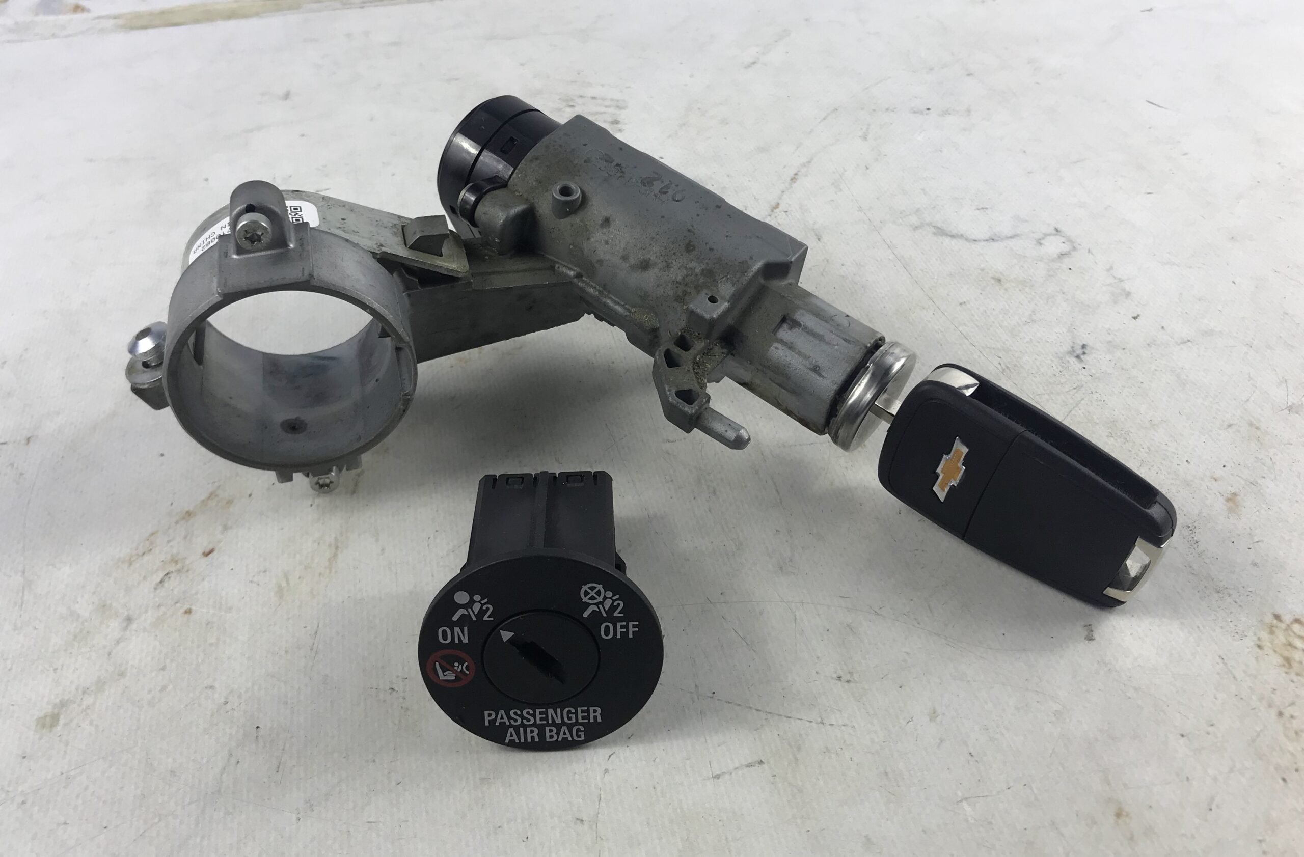 Замок зажигания шевроле круз 16904047 (1)