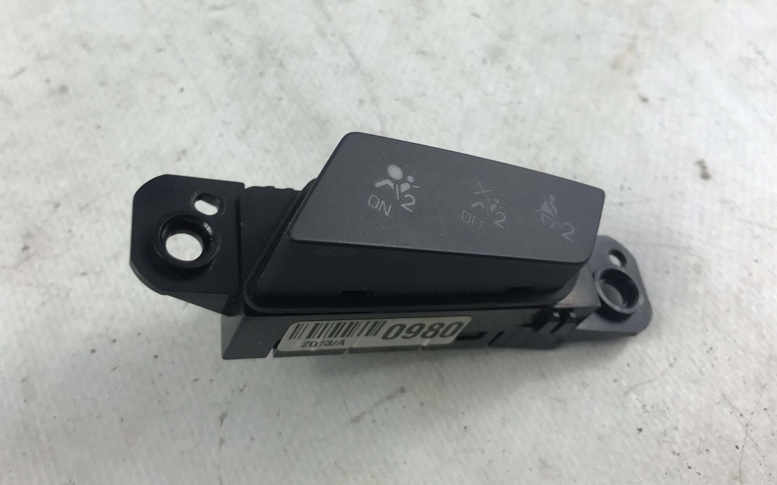 Индикатор air bag on off шевроле круз 16904054 (1)