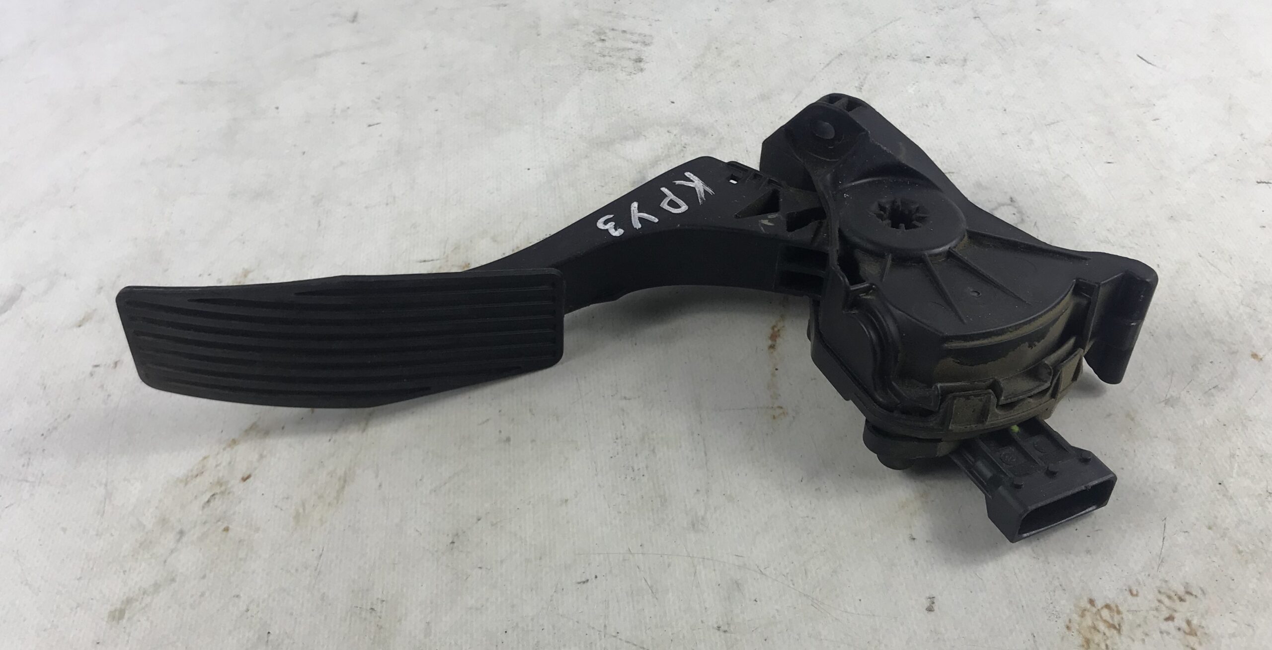 Педаль газа шевроле круз 16904124 (1)