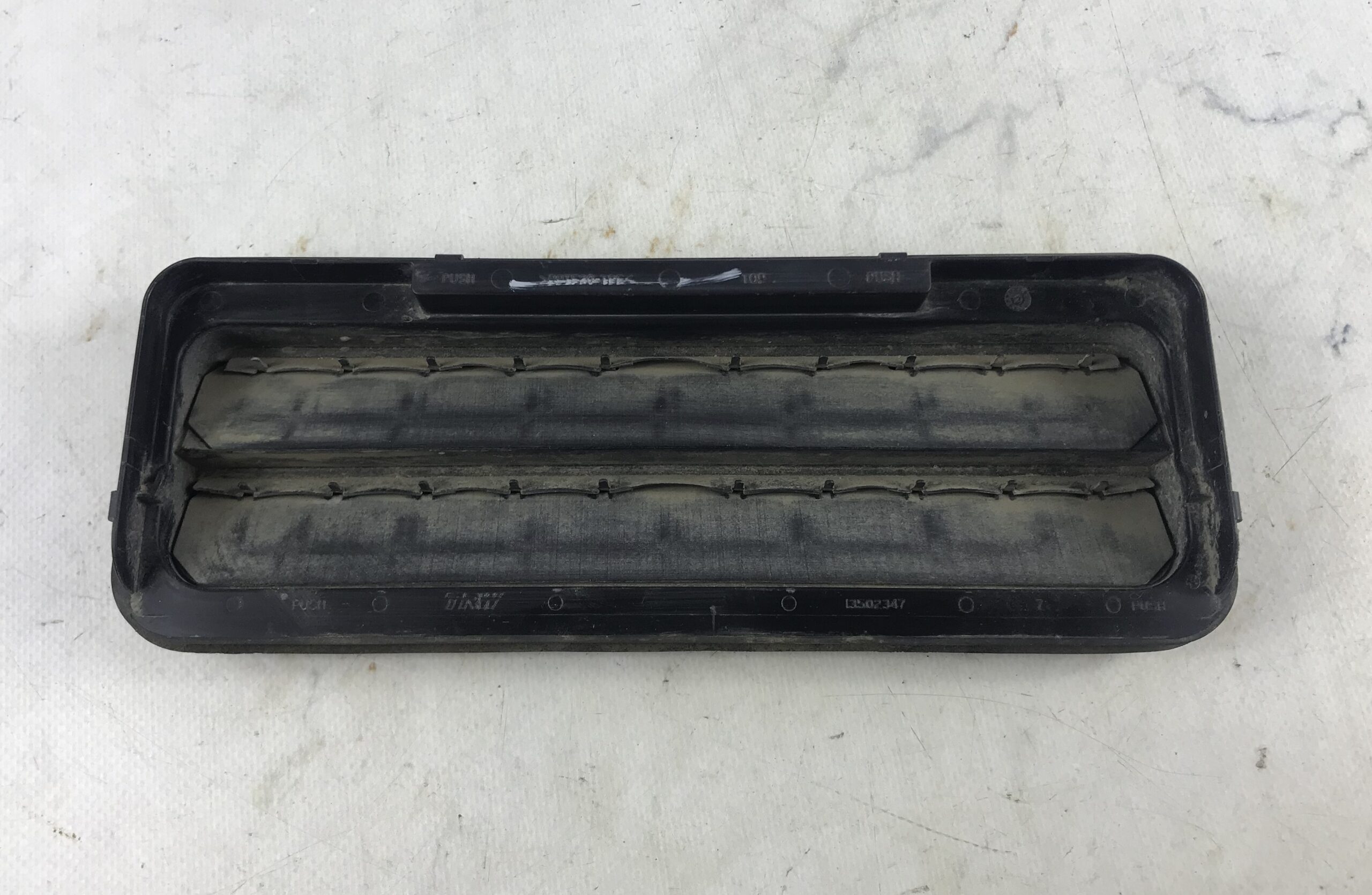 Решетка вентиляционная шевроле круз 16904173 (1)