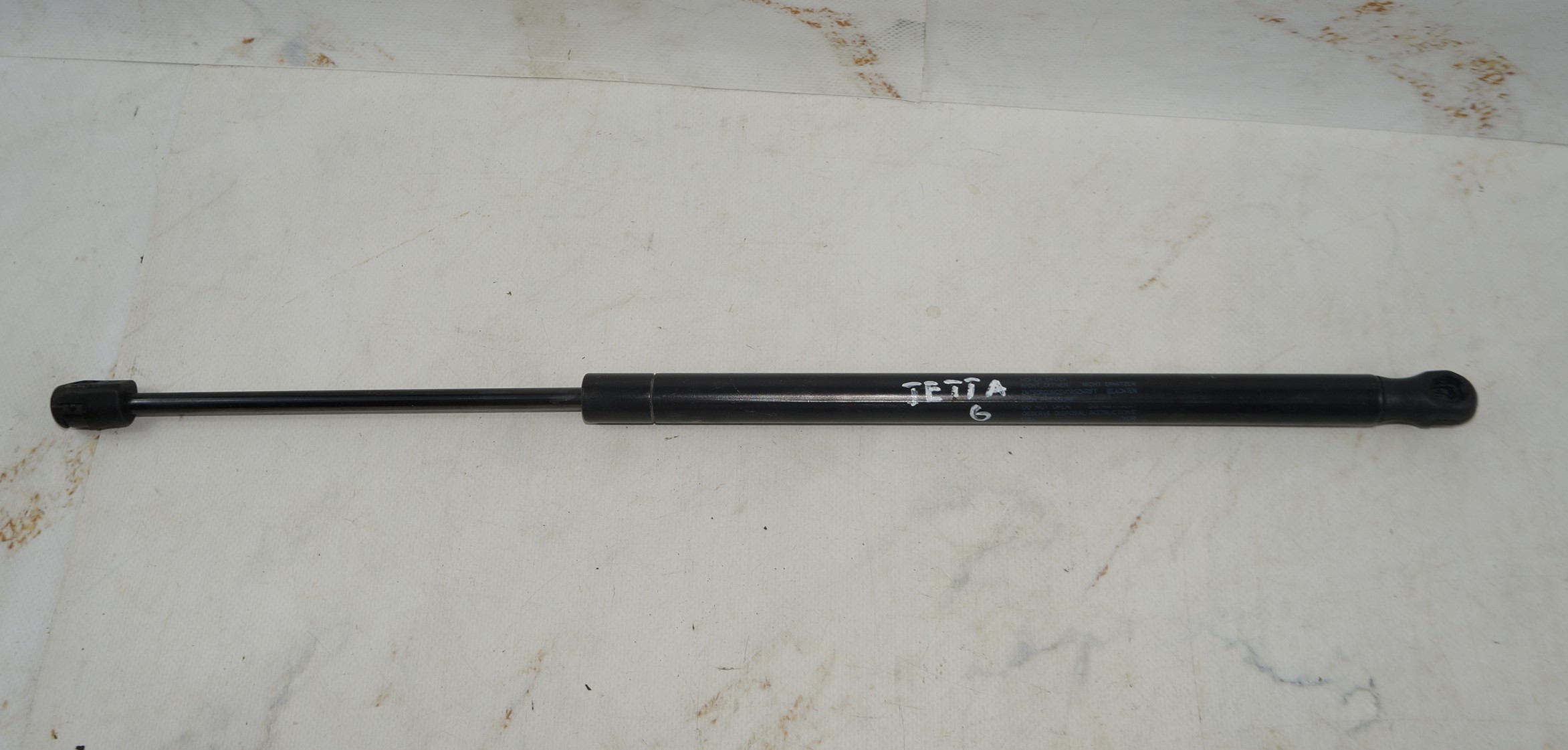 Амортизатор багажника vw jetta 6 17217009 (1)