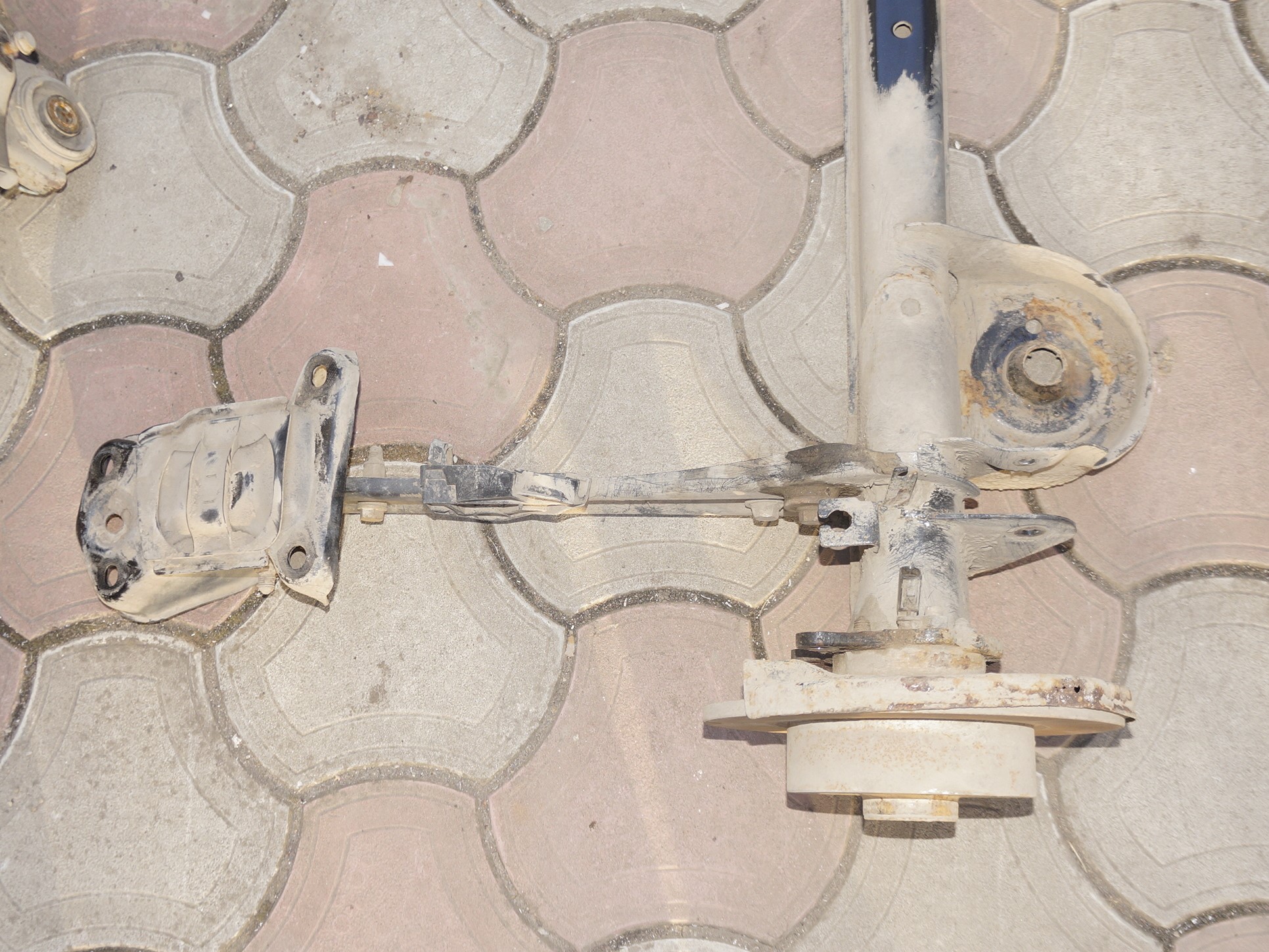 Балка задняя vw jetta 6 17217012 (5)