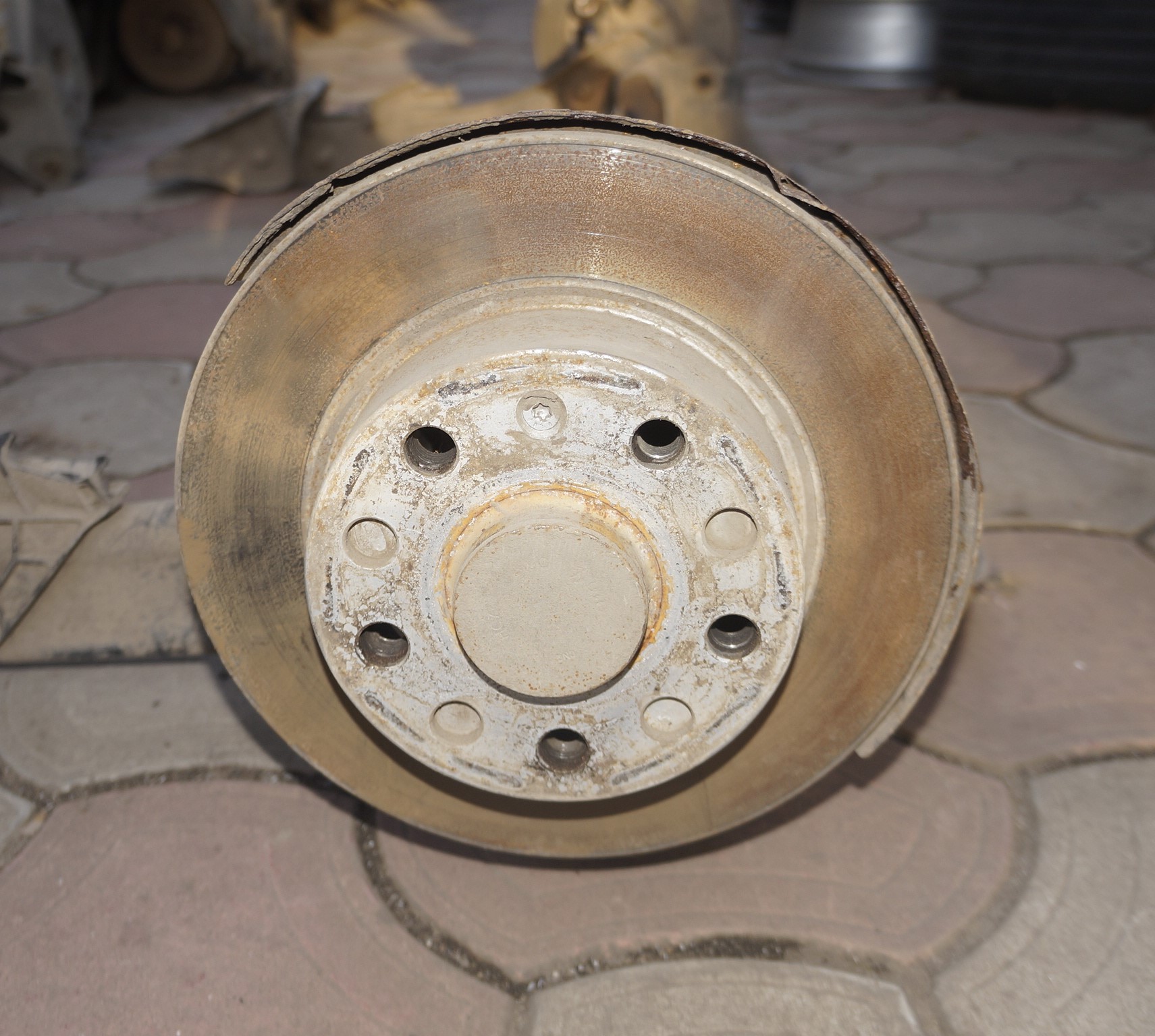 Балка задняя vw jetta 6 17217012 (6)