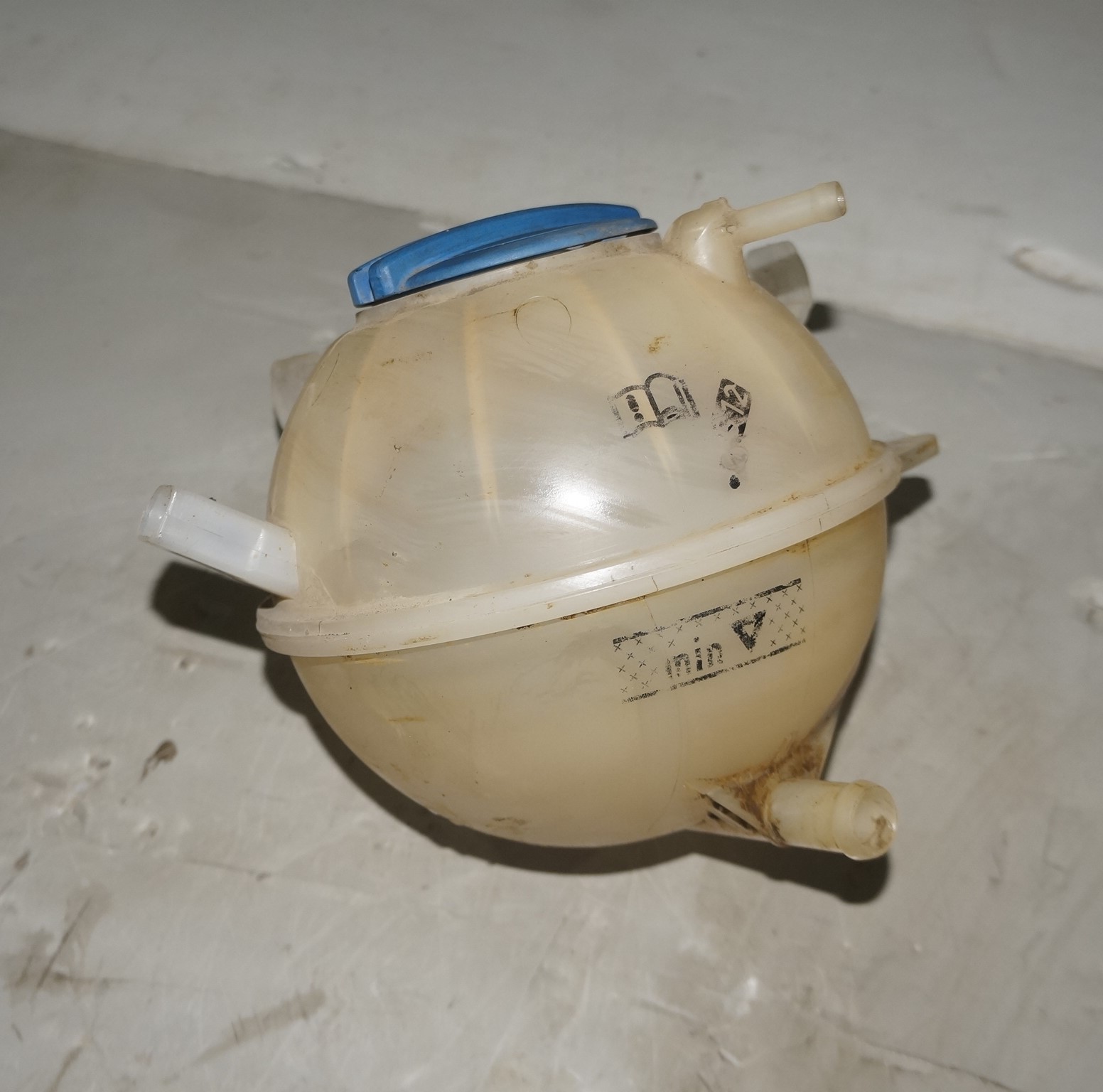 Бачок расширительный vw jetta 6 17217014 (1)