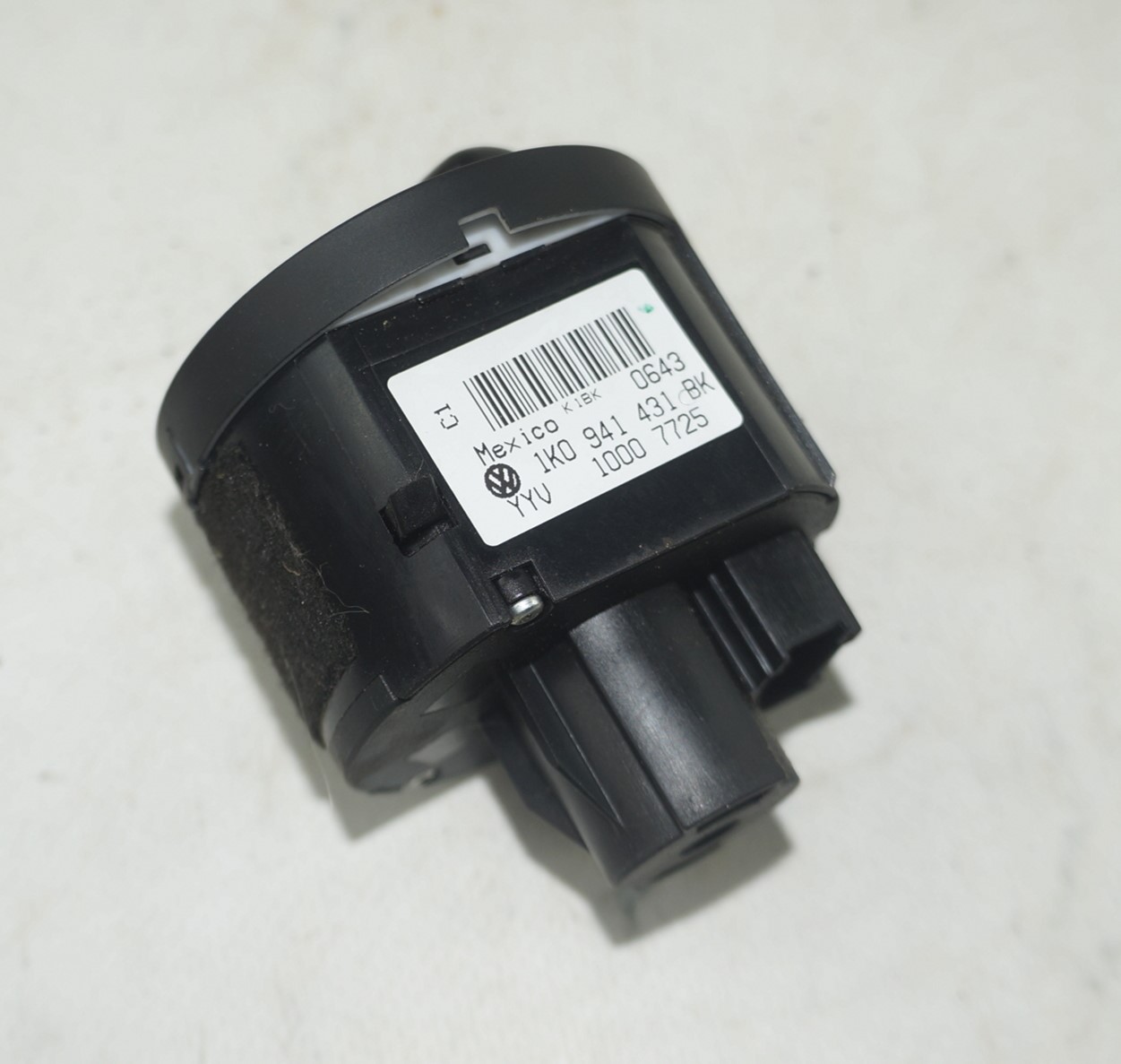 Блок управления светом vw jetta 6 17217020 (4)