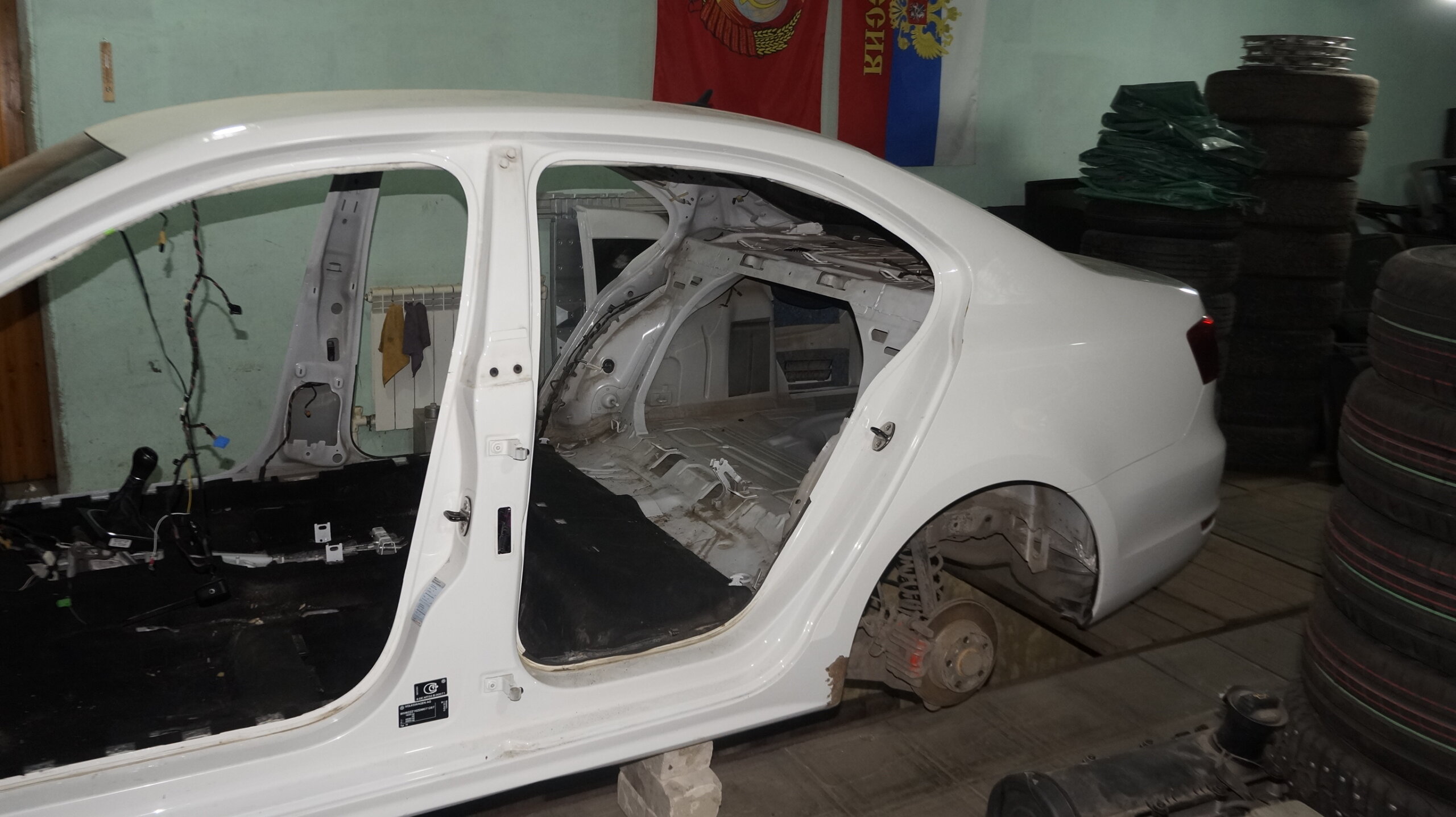 В разборе авто фольксваген джетта 6 17217001 (22)