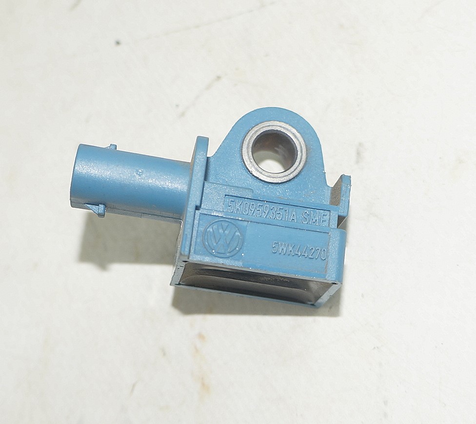 Датчик удара боковой vw jetta 6 17217029 (6)