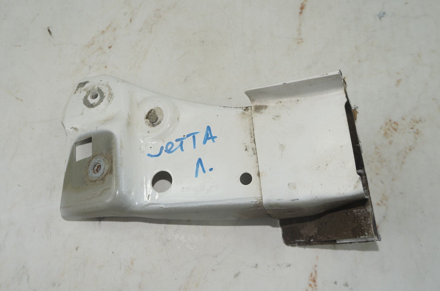 Кронштейн кузовной vw jetta 6 17217066 (1)