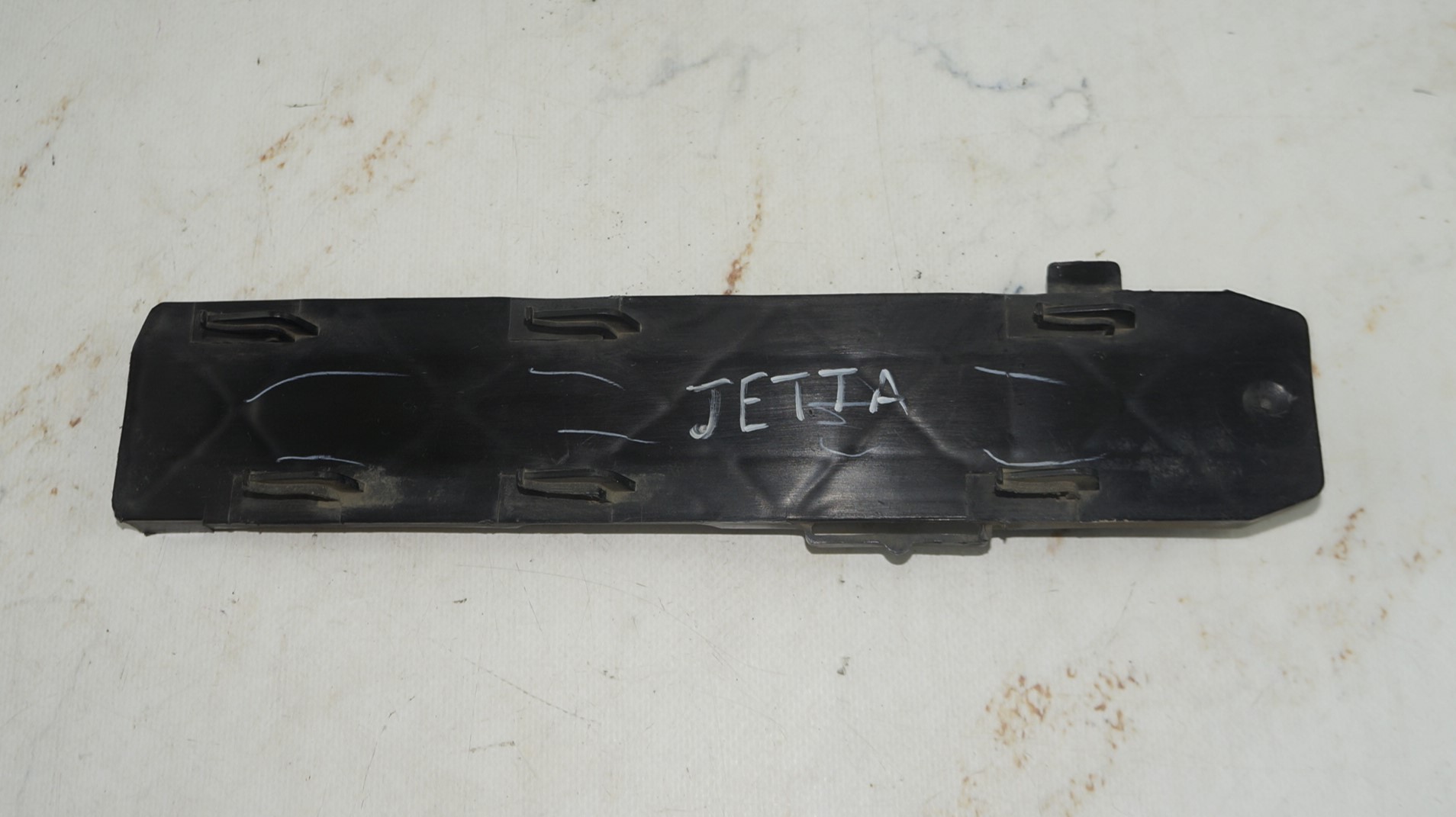 Крышка салонного фильтра vw jetta 6 17217071 (1)
