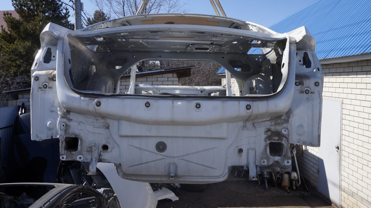 Кузов задняя часть с крыльями vw jetta 6 17217074 (2)