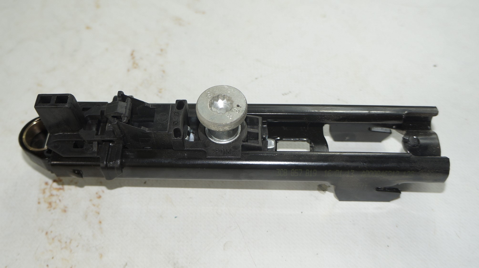 Механизм регулировки ремня безопасности vw jetta 6 17217081 (5)