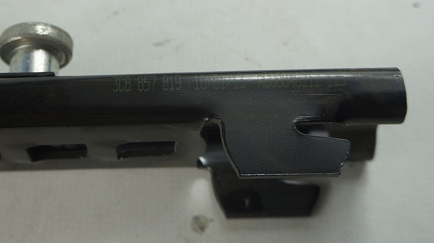 Механизм регулировки ремня безопасности vw jetta 6 17217081 (6)