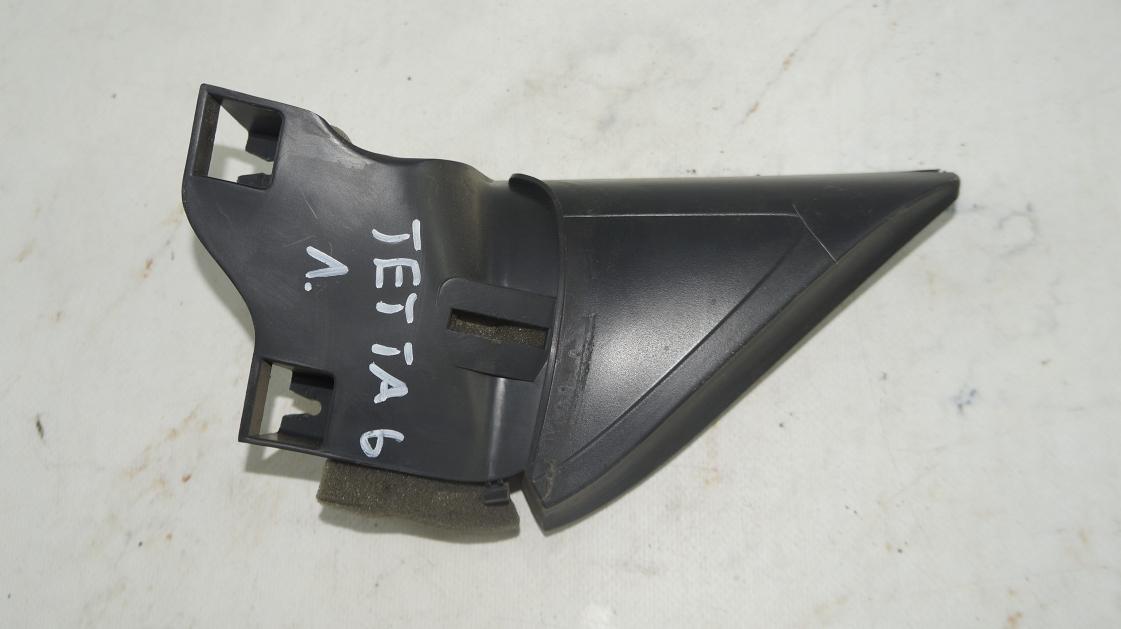 Накладка внутренняя зеркала с динамиком vw jetta 6 17217084 (1)