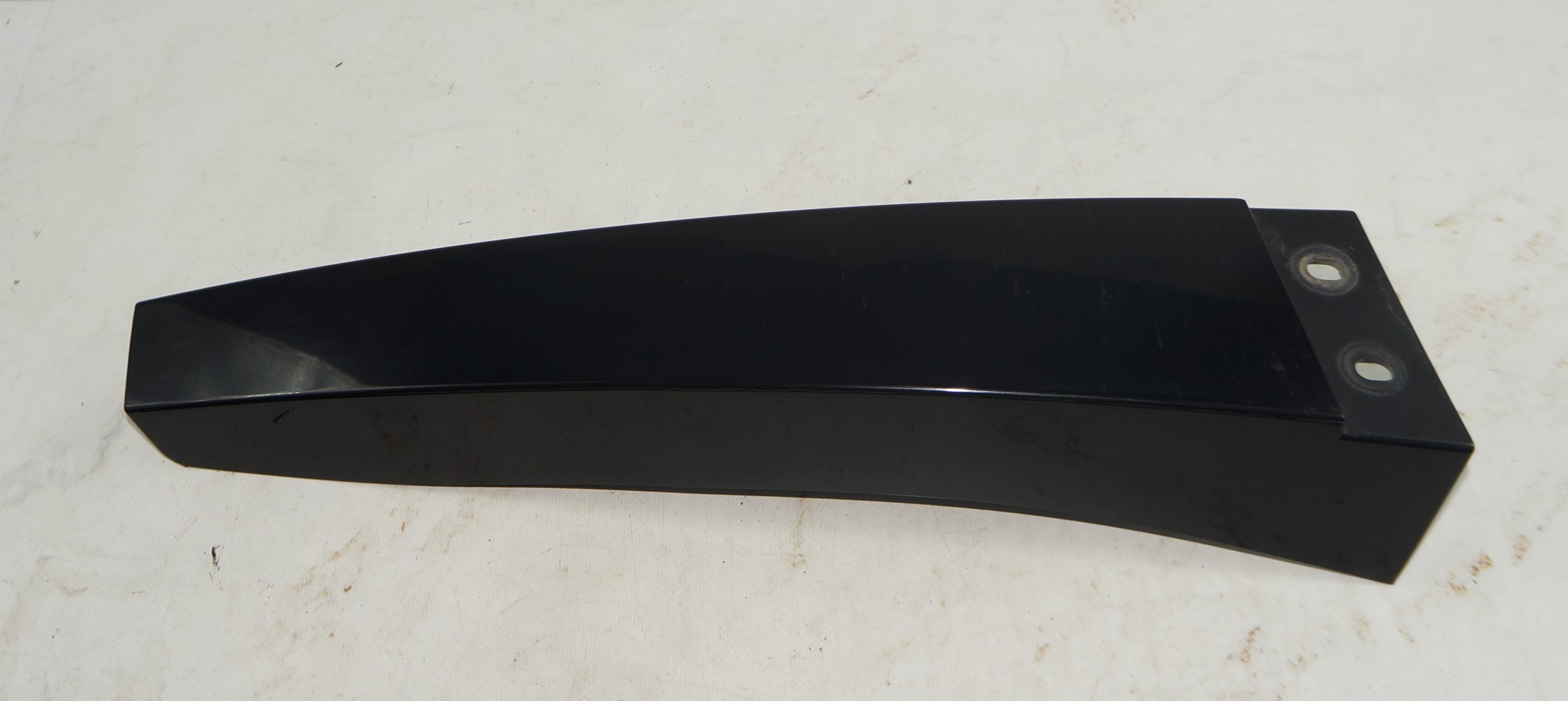 Накладка наружная средней стойки vw jetta 6 17217092 (1)