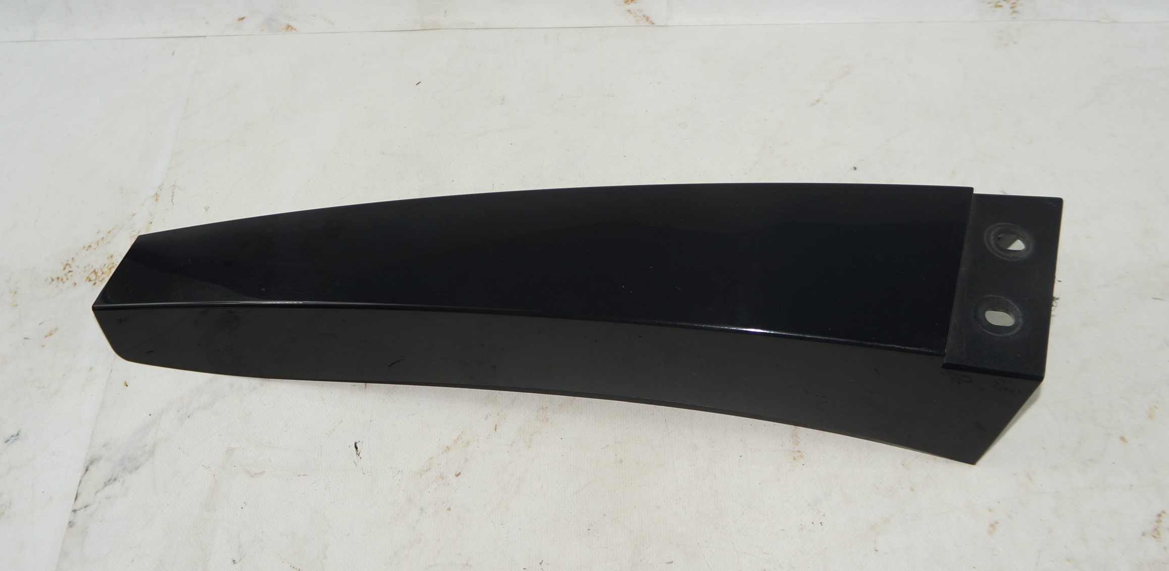 Накладка наружная средней стойки vw jetta 6 17217093 (1)