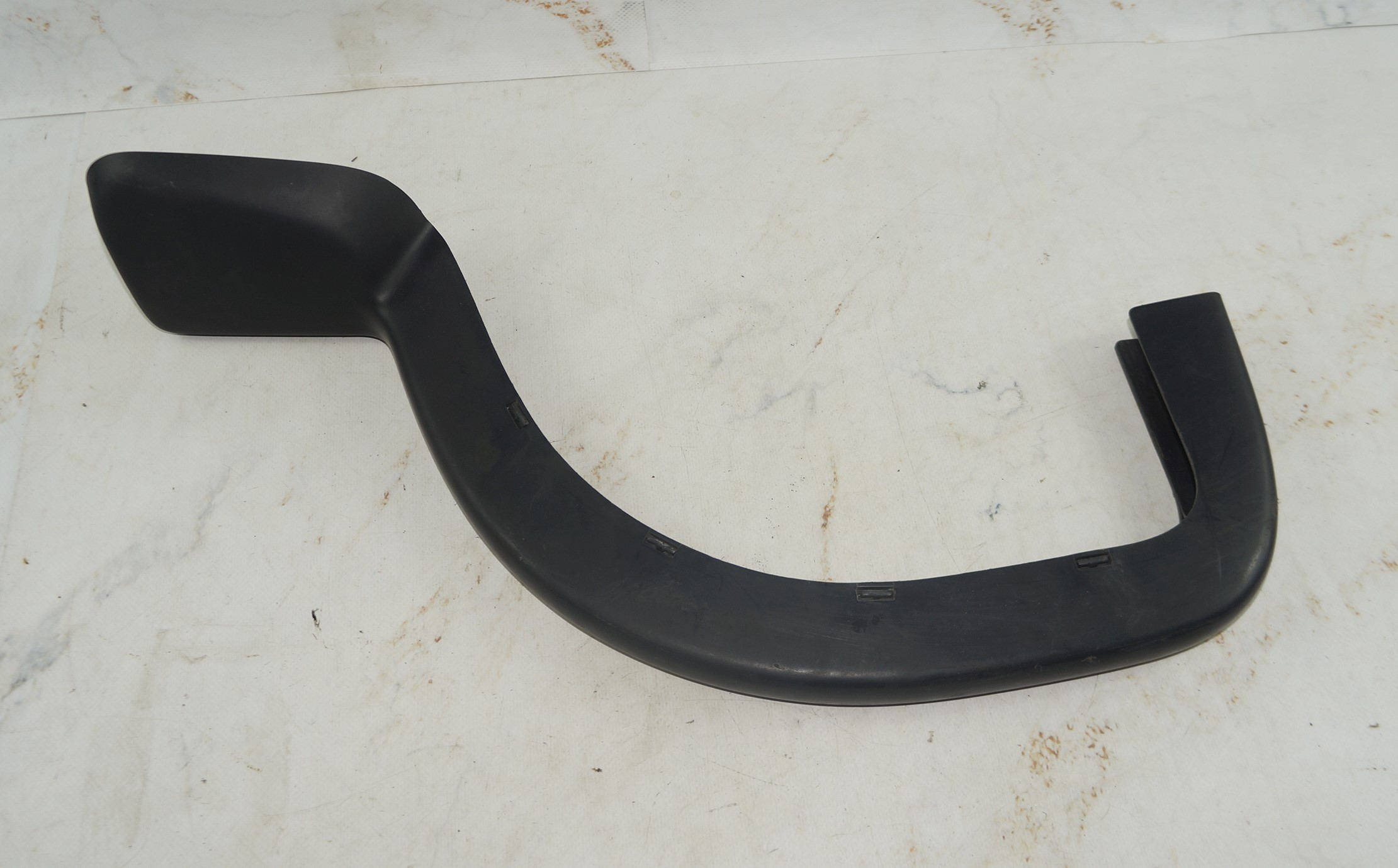 Накладка петли багажника vw jetta 6 17217094 (1)