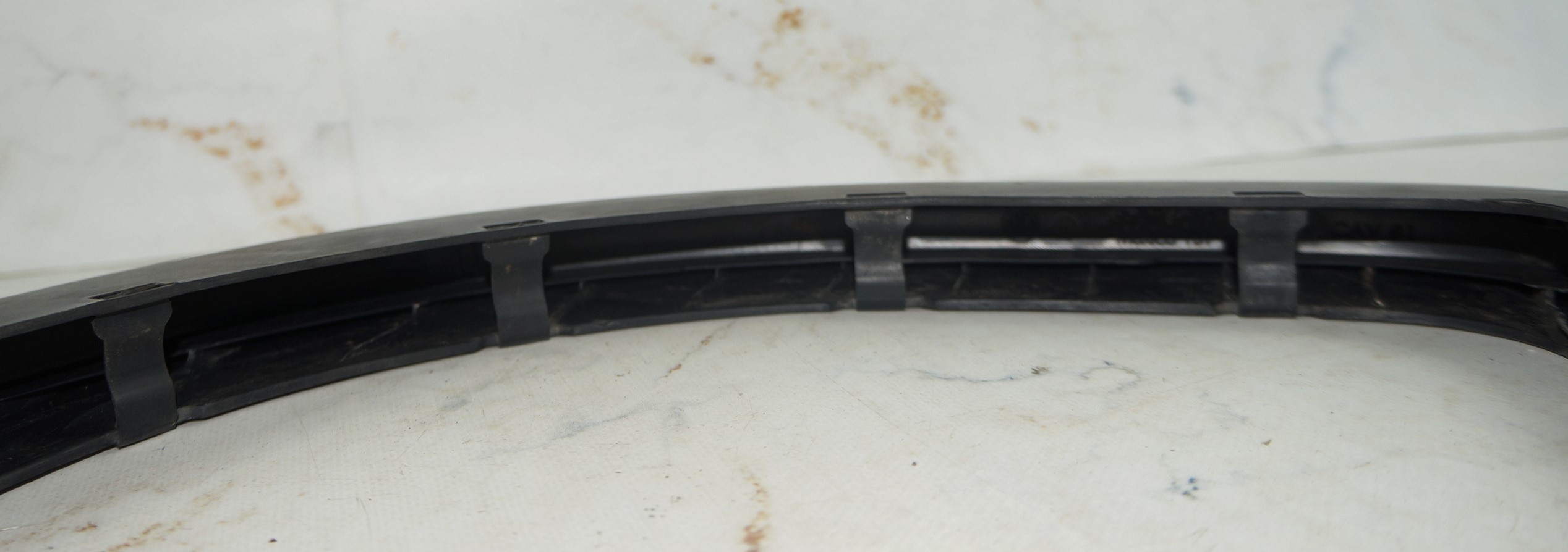 Накладка петли багажника vw jetta 6 17217095 (4)