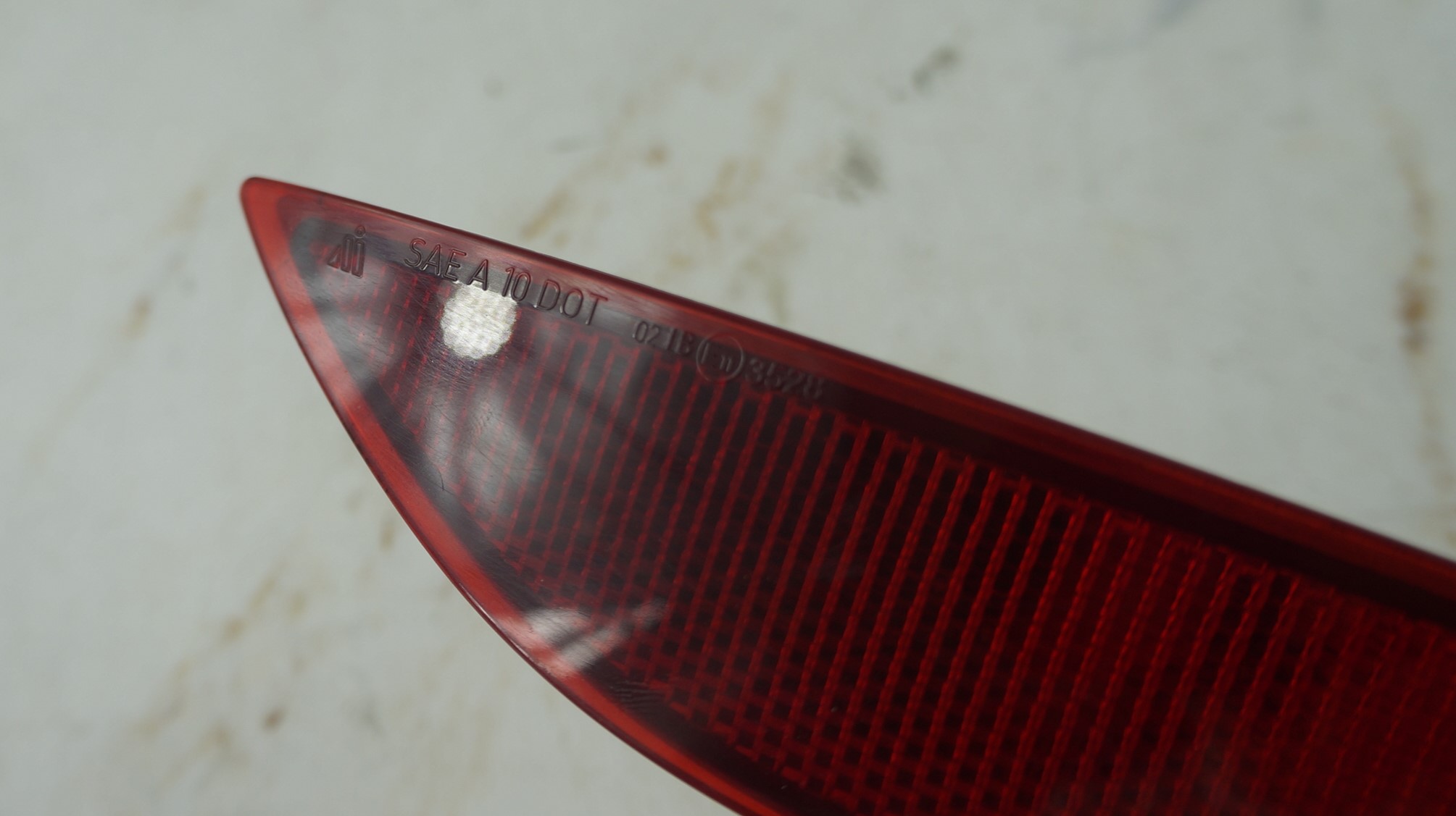 Отражатель в задний бампер vw jetta 6 17217105 (3)