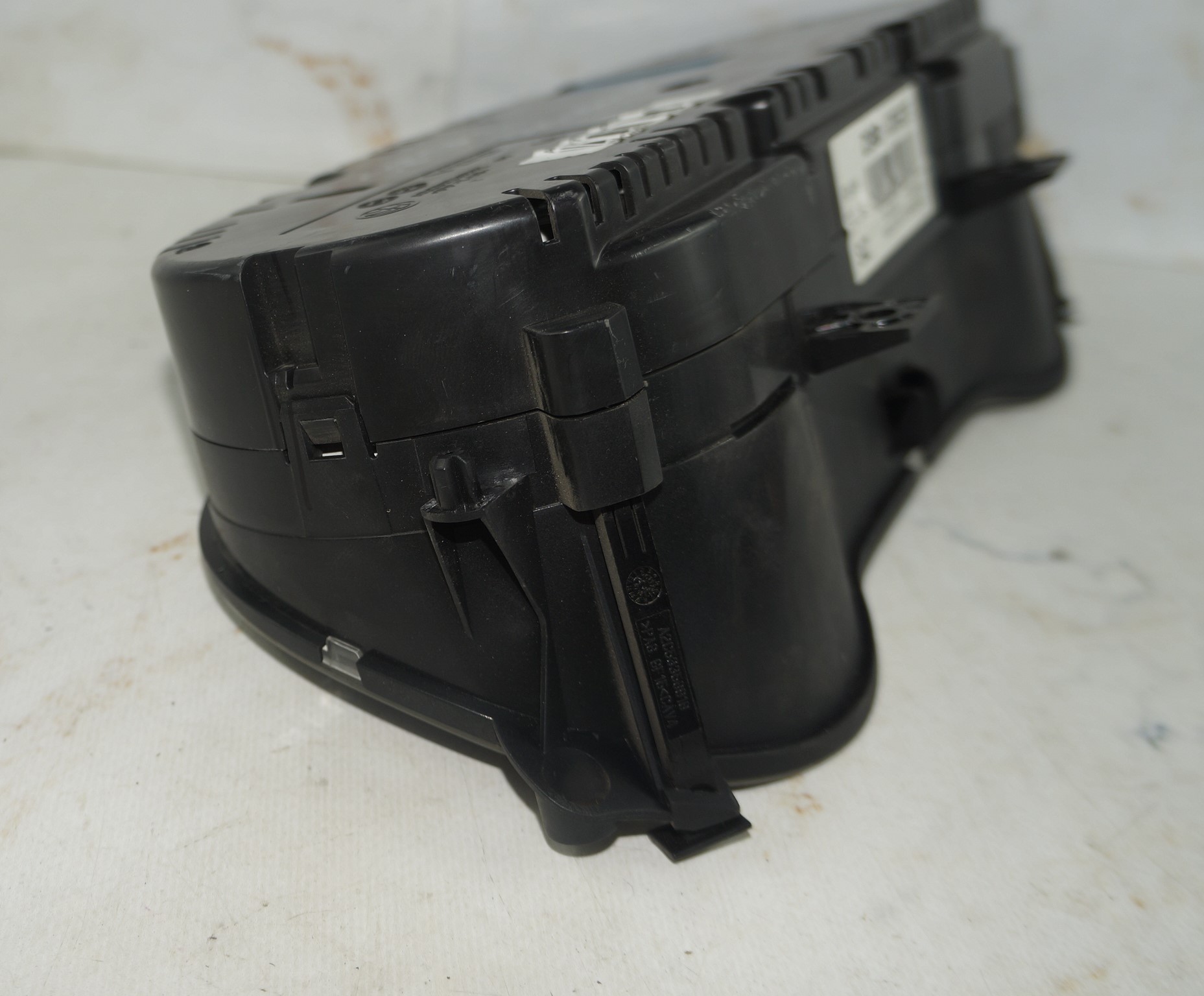 Панель приборов vw jetta 6 17217106 (3)