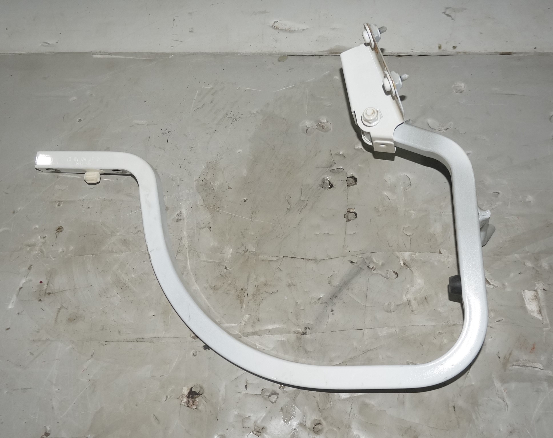 Петля крышки багажника vw jetta 6 17217112 (1)