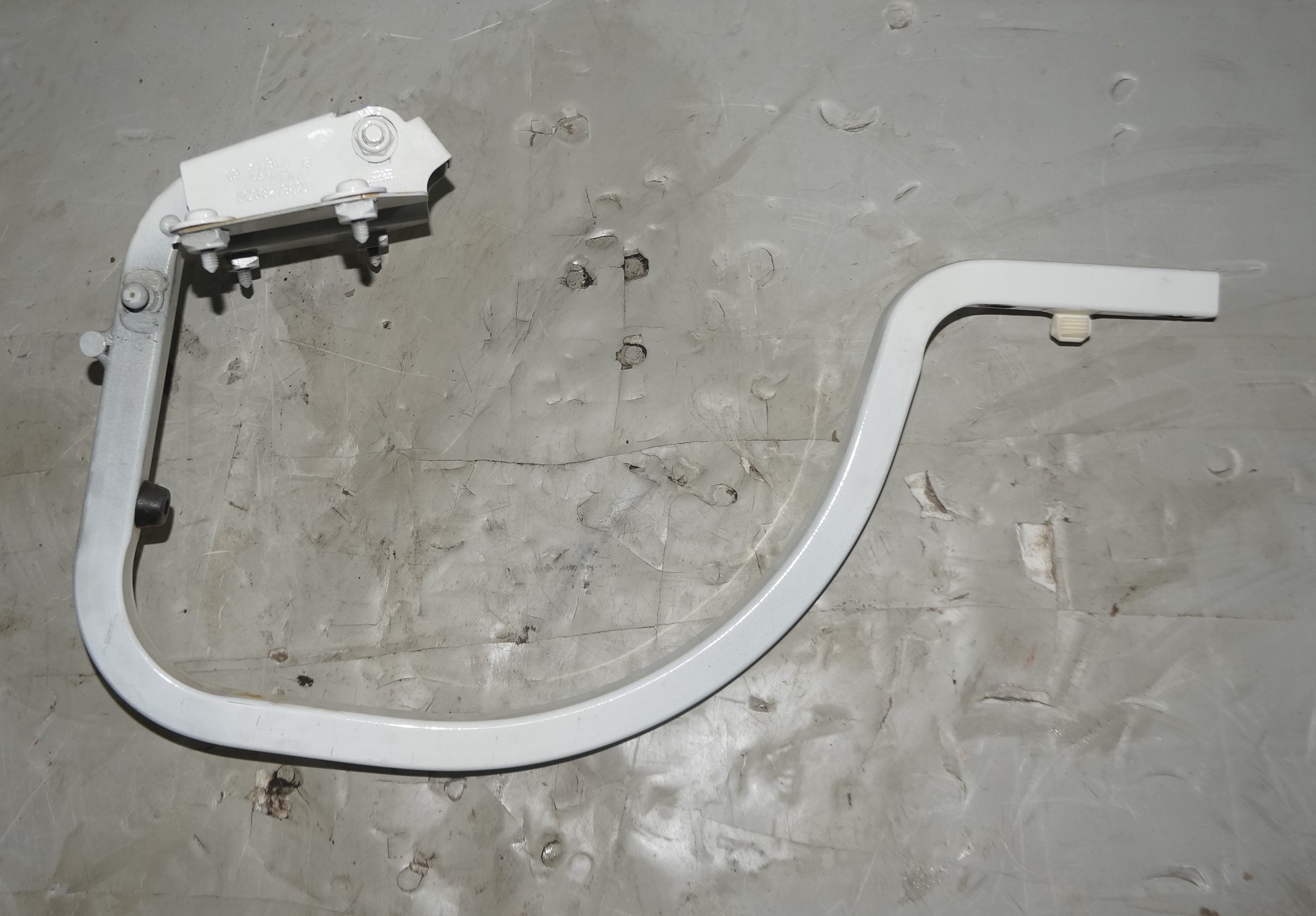 Петля крышки багажника vw jetta 6 17217113 (1)