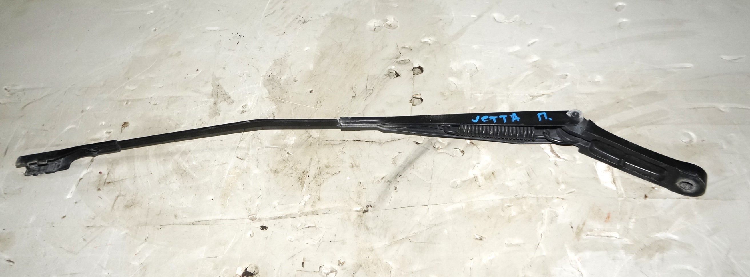Поводок стеклоочистителя vw jetta 6 17217115 (1)