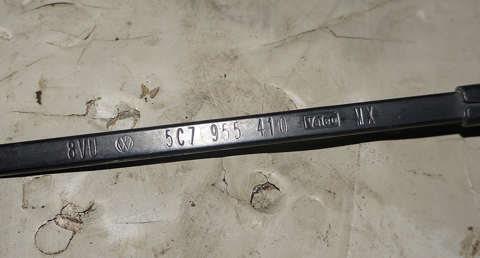Поводок стеклоочистителя vw jetta 6 17217115 (3)